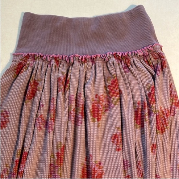Free People Small Skirt Rosebud Maxi Floral Thermal Nirvana Combo in Lilac - Picture 7 of 11